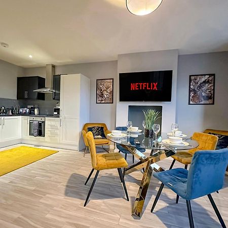 Luxury Boutique Apartments Block Free Street Parking Hounslow Eksteriør billede