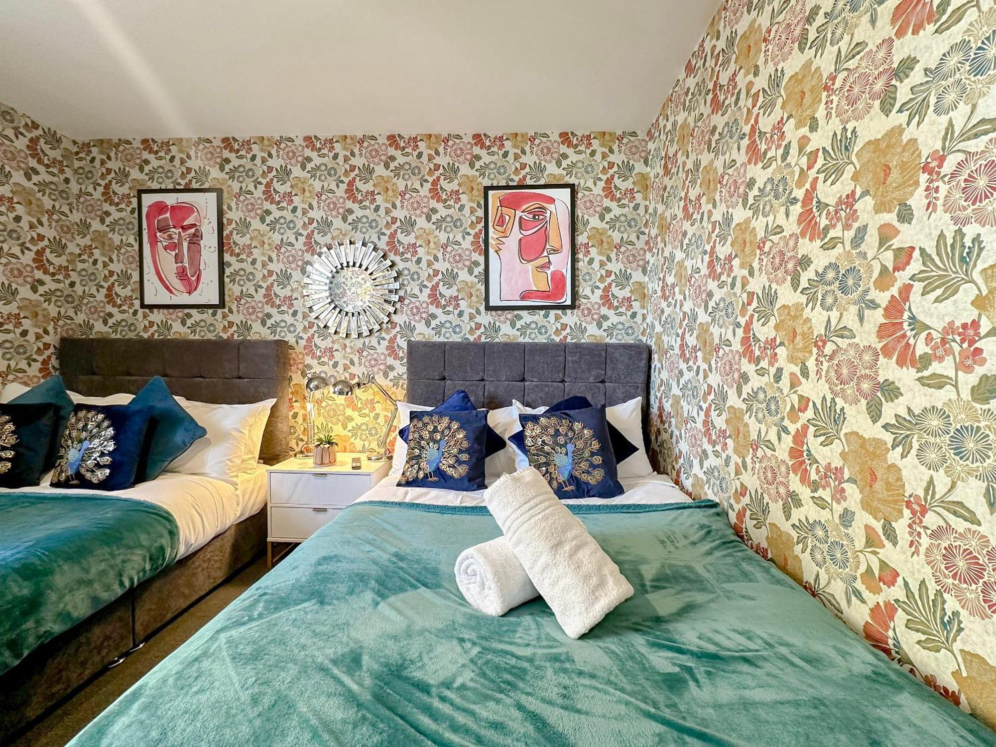 Luxury Boutique Apartments Block Free Street Parking Hounslow Eksteriør billede