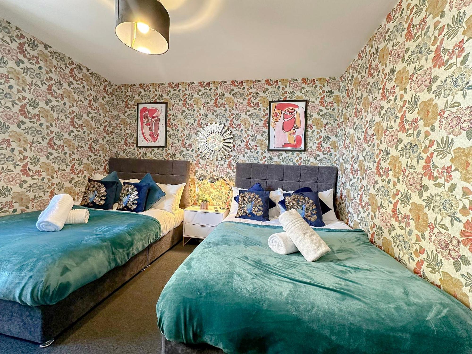 Luxury Boutique Apartments Block Free Street Parking Hounslow Eksteriør billede