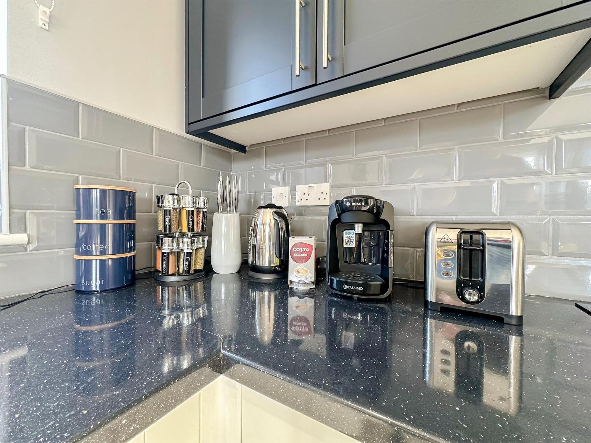 Luxury Boutique Apartments Block Free Street Parking Hounslow Eksteriør billede