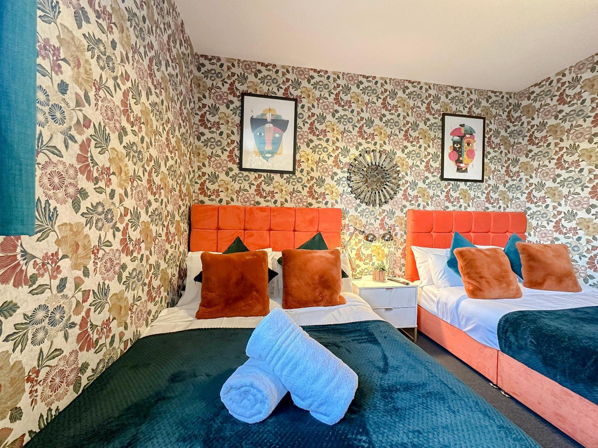 Luxury Boutique Apartments Block Free Street Parking Hounslow Eksteriør billede