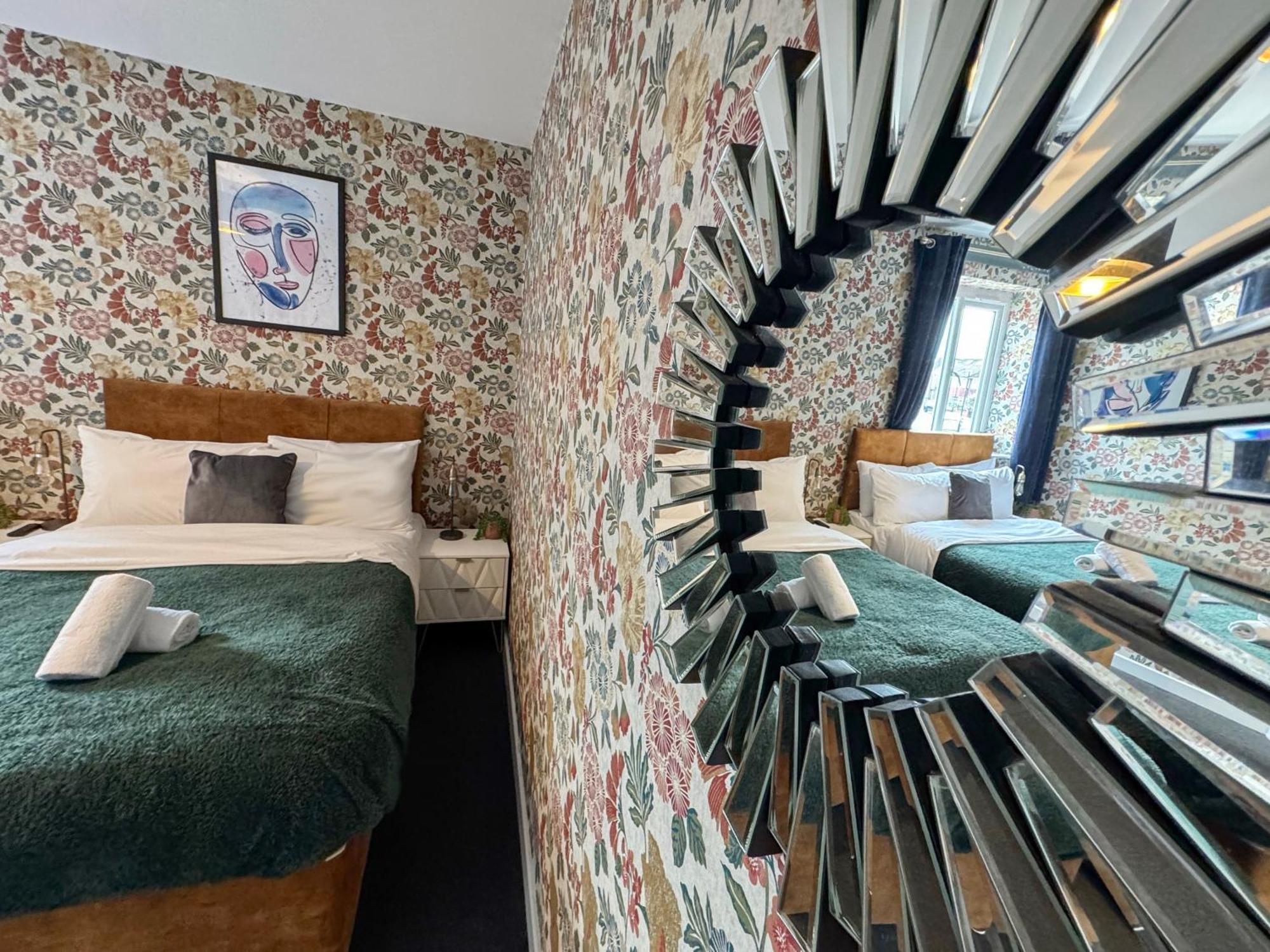 Luxury Boutique Apartments Block Free Street Parking Hounslow Eksteriør billede